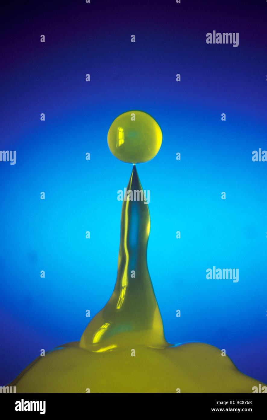 High Speed Drop High Speed Water Drop Stock Photo - Alamy