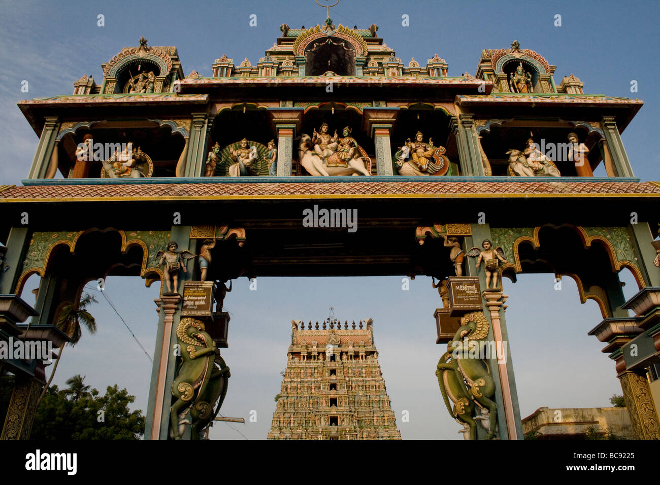 THIRUKADAIYUR TEMPLE TOWER Stock Photo - Alamy