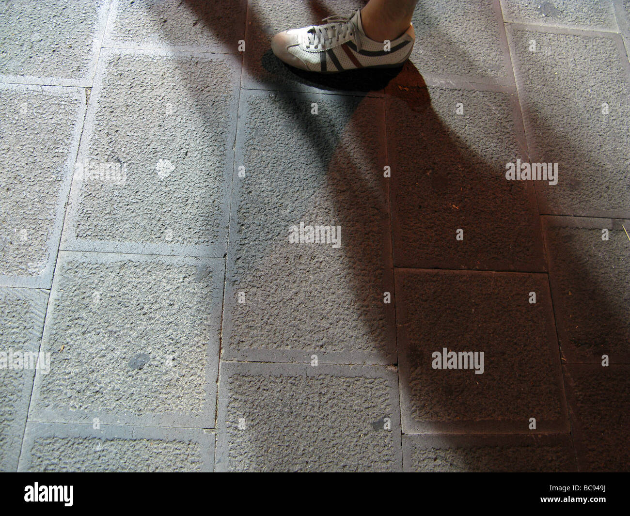 Man woman walking night shoes hi-res stock photography and images - Alamy