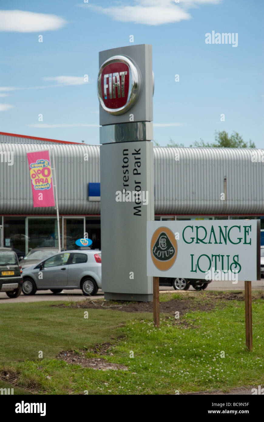 Fiat Garage Preston Stock Photo 24800427 Alamy
