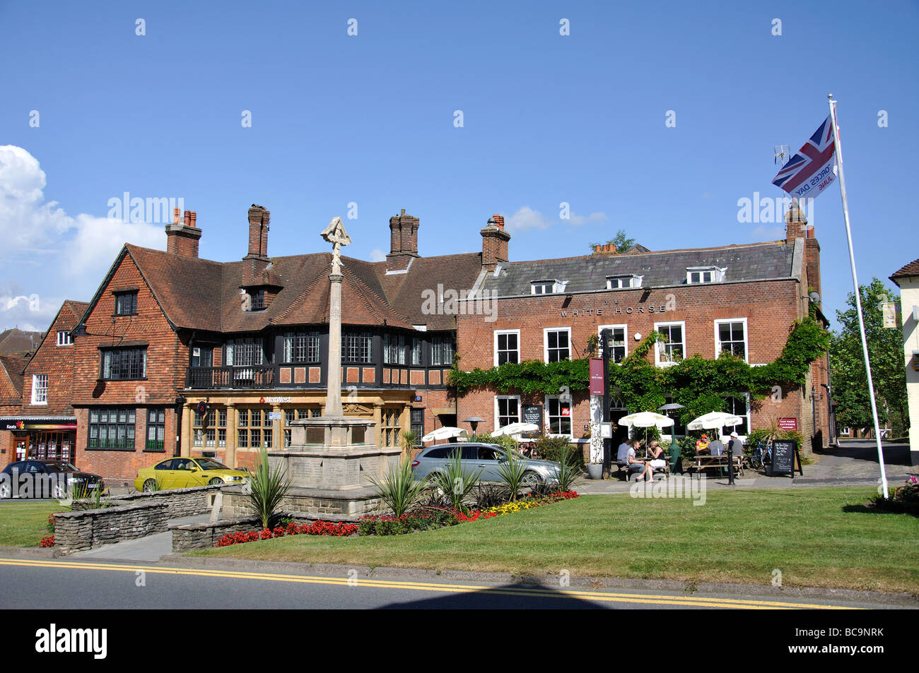 White Horse Pub, High Street, Haslemere, Surrey, England, United Kingdom Stock Photo