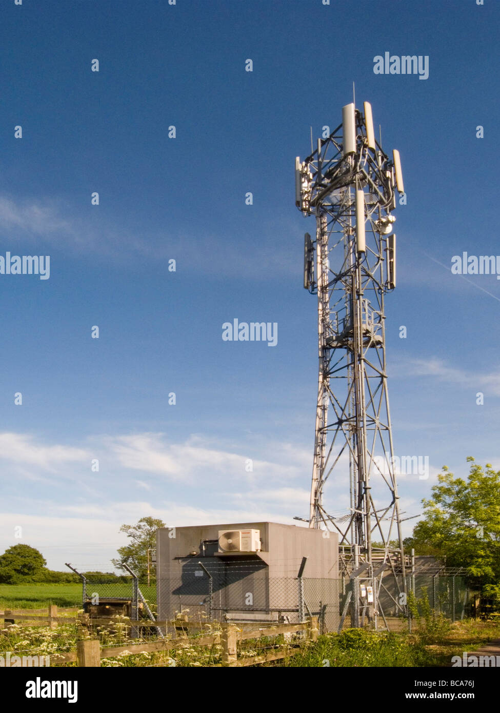 Mobile Phone Mast Stock Photo Alamy