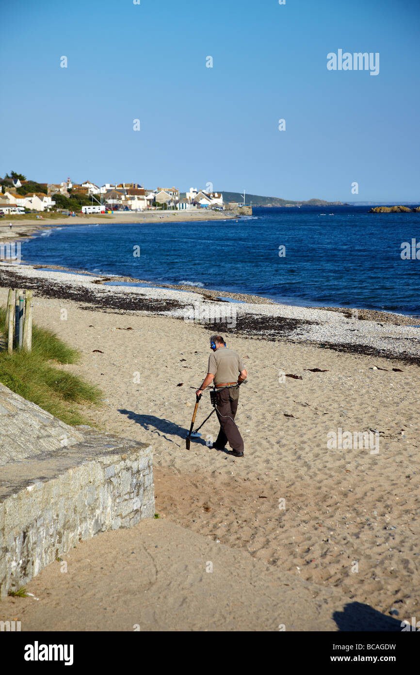 Man using Metal Detector on the Beach, Marazion, Penzance, Cornwall, UK Stock Photo Alamy