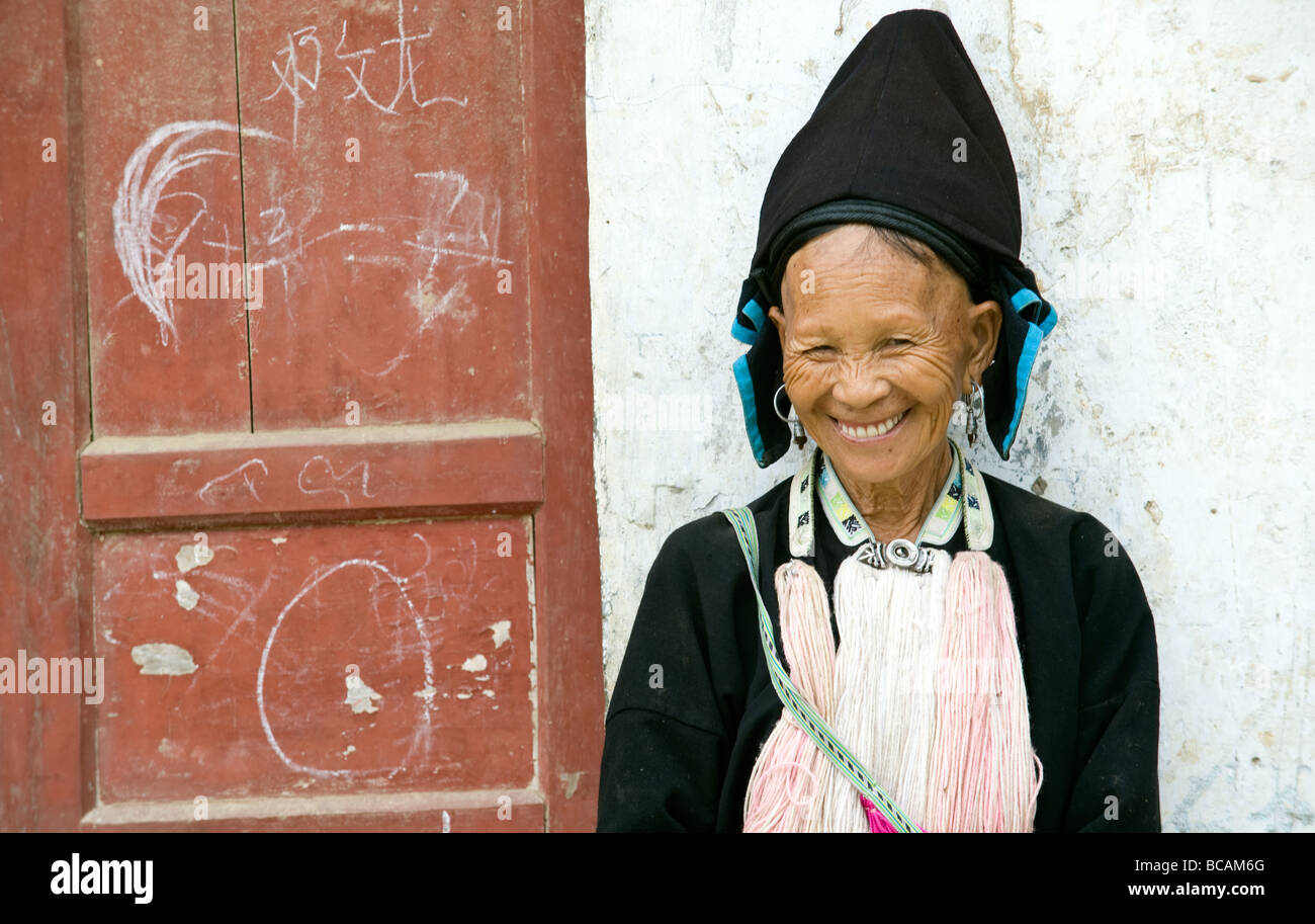 Ethnic minority china yunnan hi-res stock photography and images - Alamy