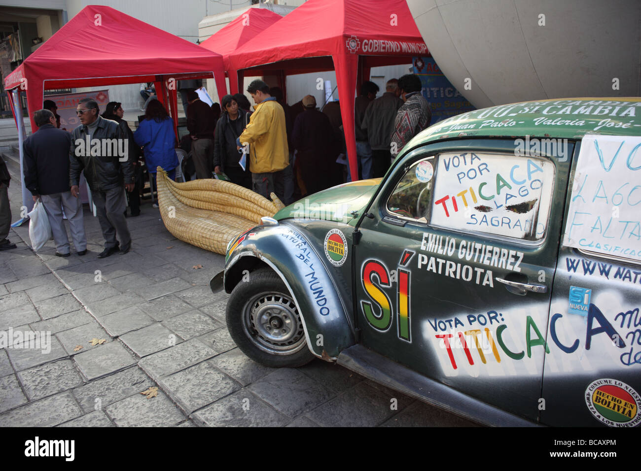 Painted Volkswagen Beetle, part of campaign for Lake Titicaca as one of The Seven Natural Wonders of the World, La Paz, Bolivia Stock Photo