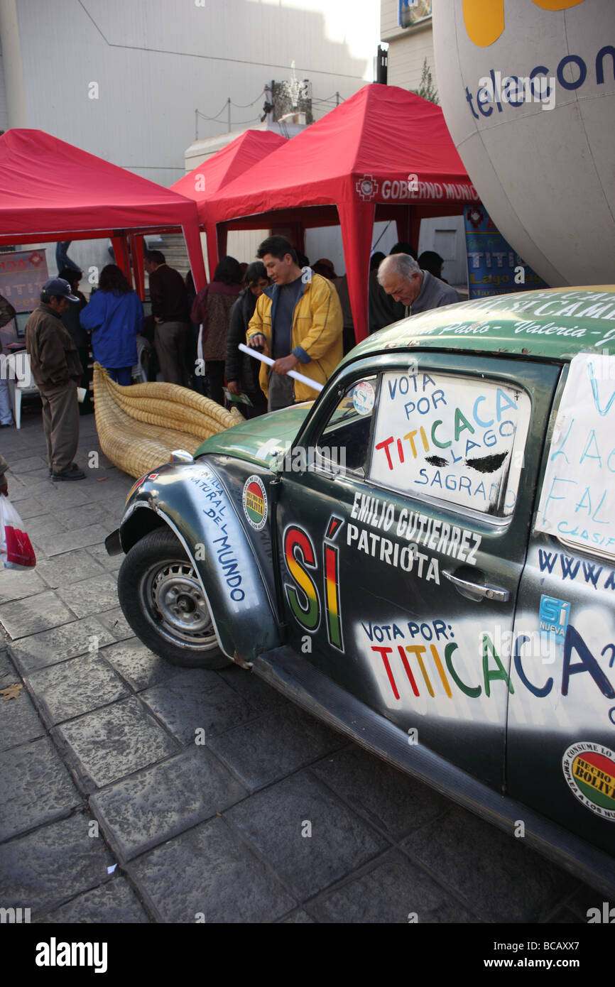 Painted Volkswagen Beetle, part of campaign for Lake Titicaca as one of The Seven Natural Wonders of the World, La Paz, Bolivia Stock Photo