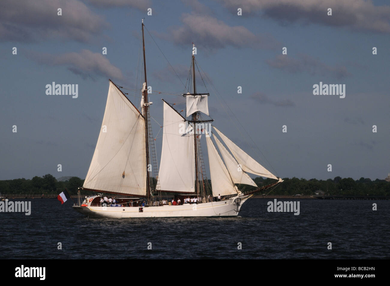 Gaff-rigged sailboat on the Hudson River near Lower Manhattan. Stock Photo
