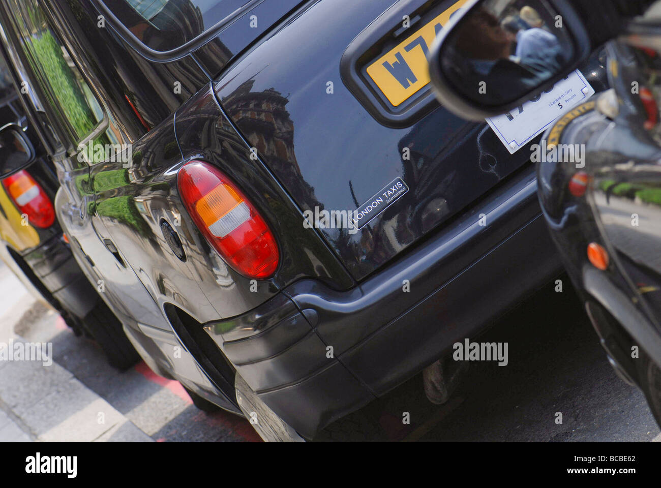 Taxi cue hires stock photography and images Alamy