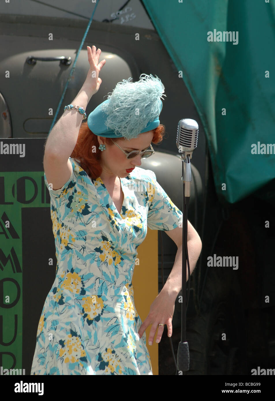 singer Lola Lamour performing at a wartime event on the Great Central Railway, Quorn, Leicestershire, England, Uk Stock Photo