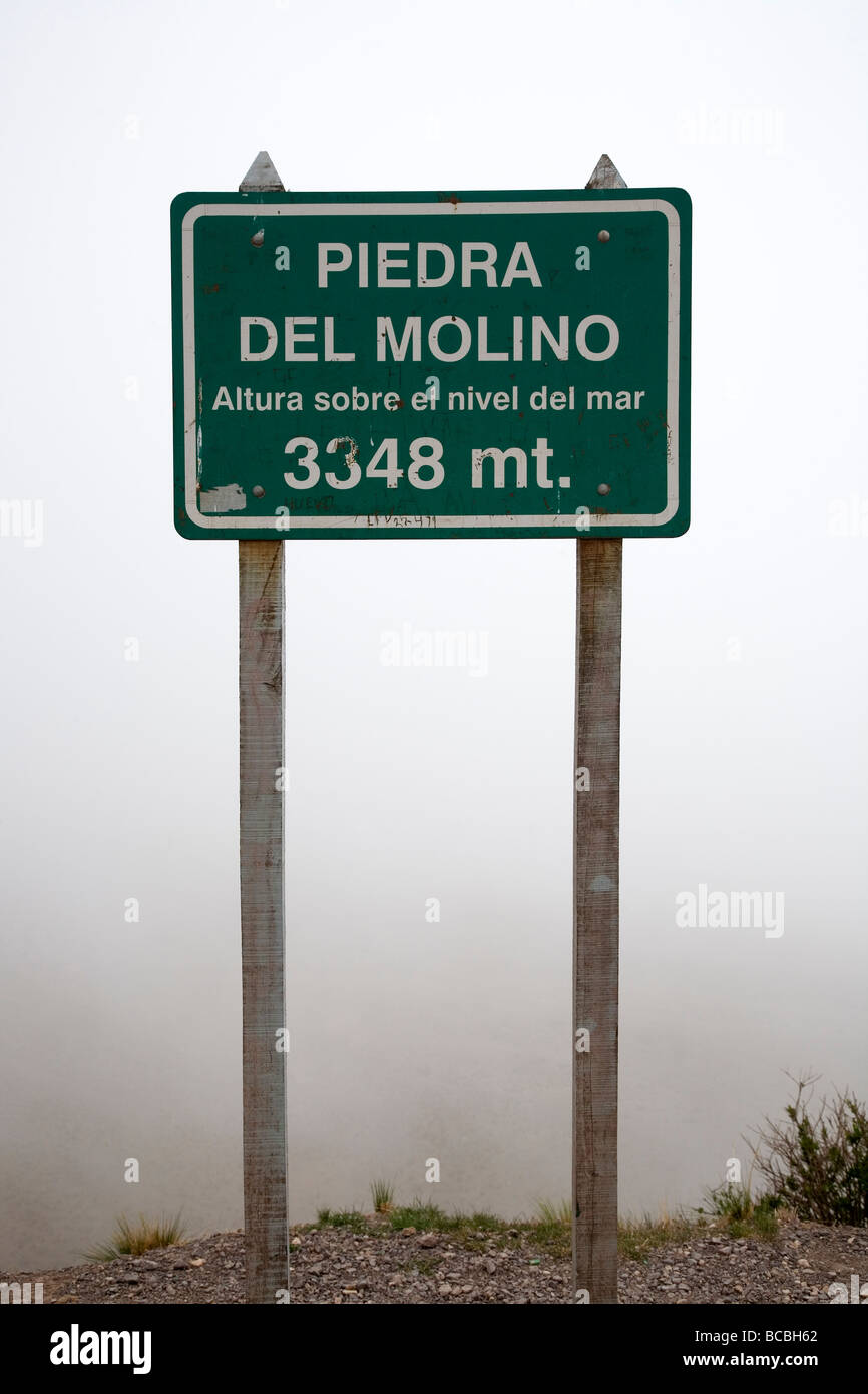 Piedra del Molino viewpoint, cloud over Cuesta del Obispo, Route 33, Salta Province, Argentina Stock Photo
