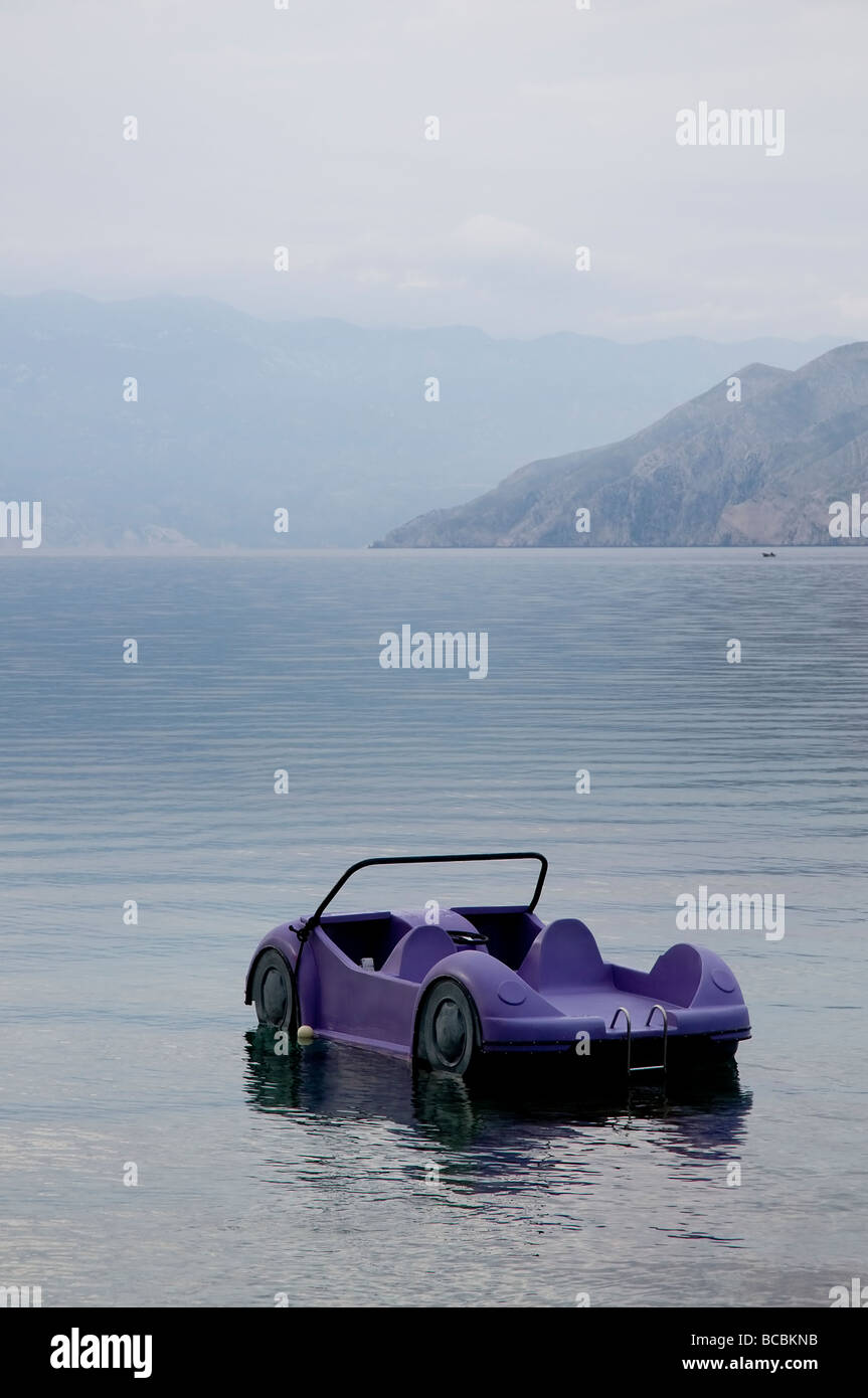 Pedal paddle boats hires stock photography and images Alamy