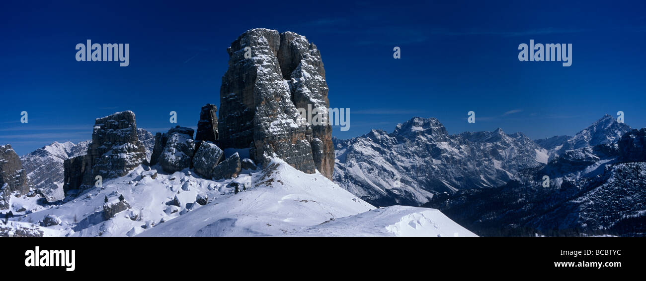 Italy, Veneto or Venetia, Dolomiti (the Dolomites), near Cortina d'Ampezzo, downhill skiing Stock Photo