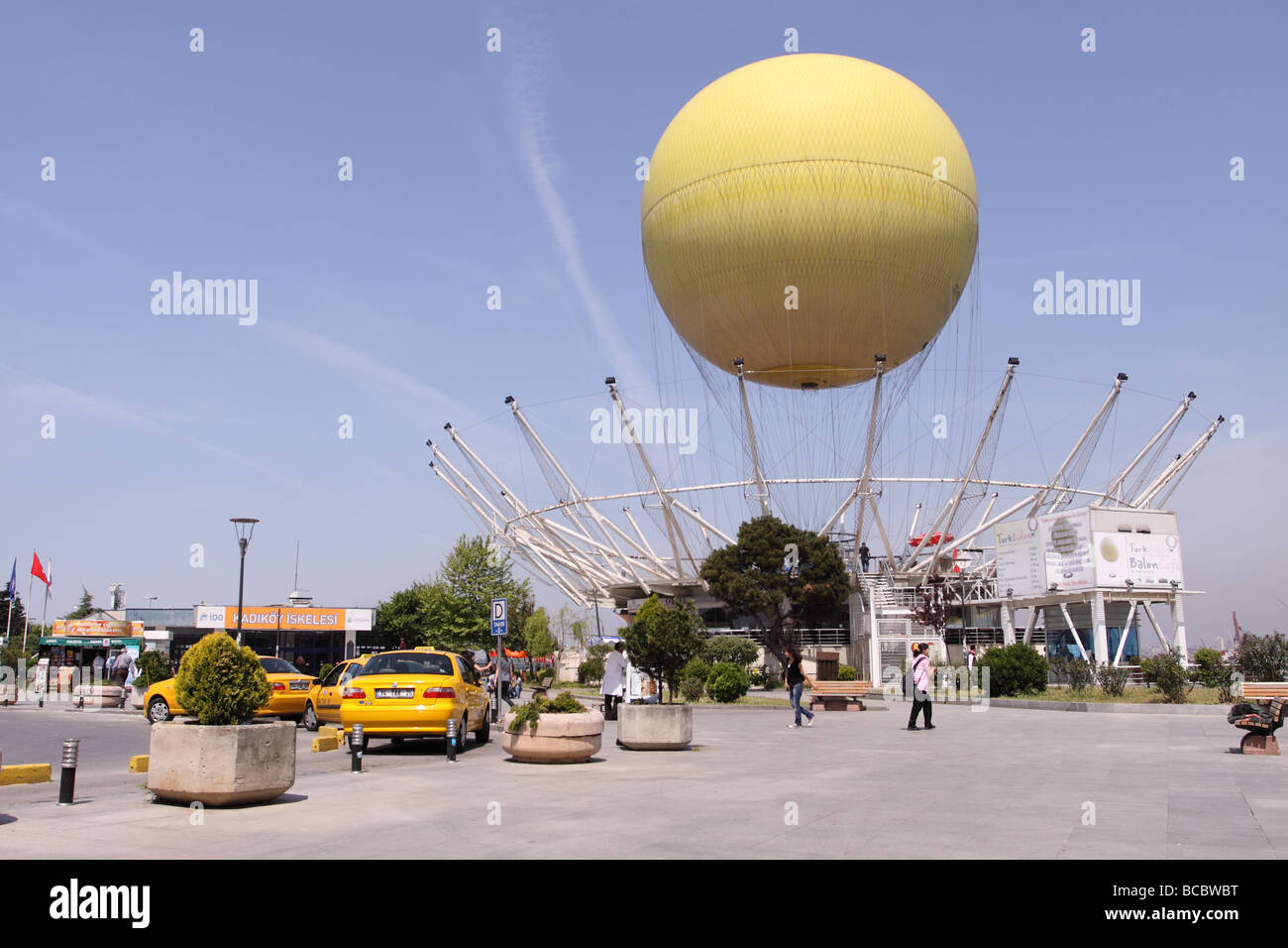 Kadikoy Istanbul fixed gas ballon ride on the shore of the Asian side of  the city Stock Photo - Alamy