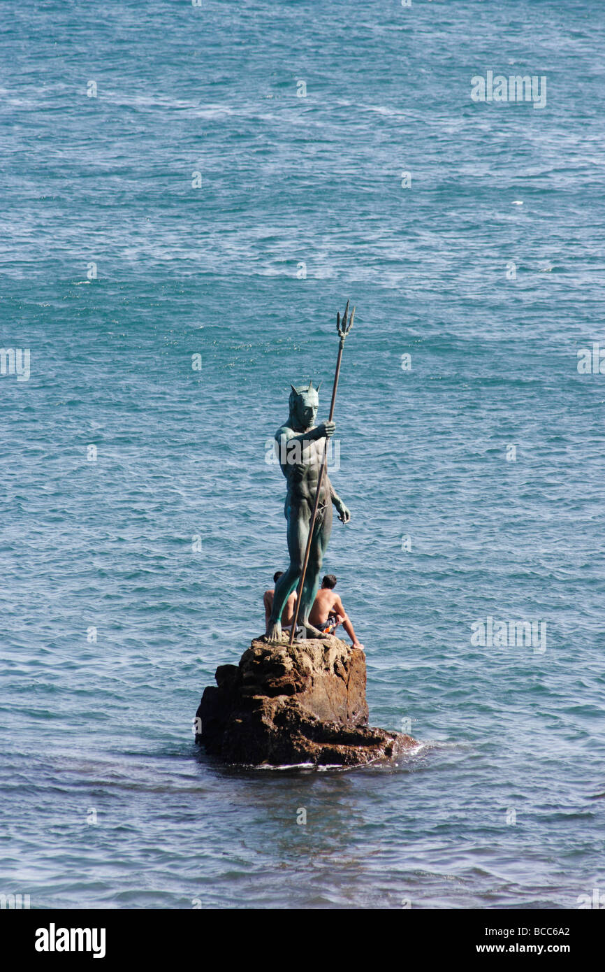 Neptune statue sea hires stock photography and images Alamy