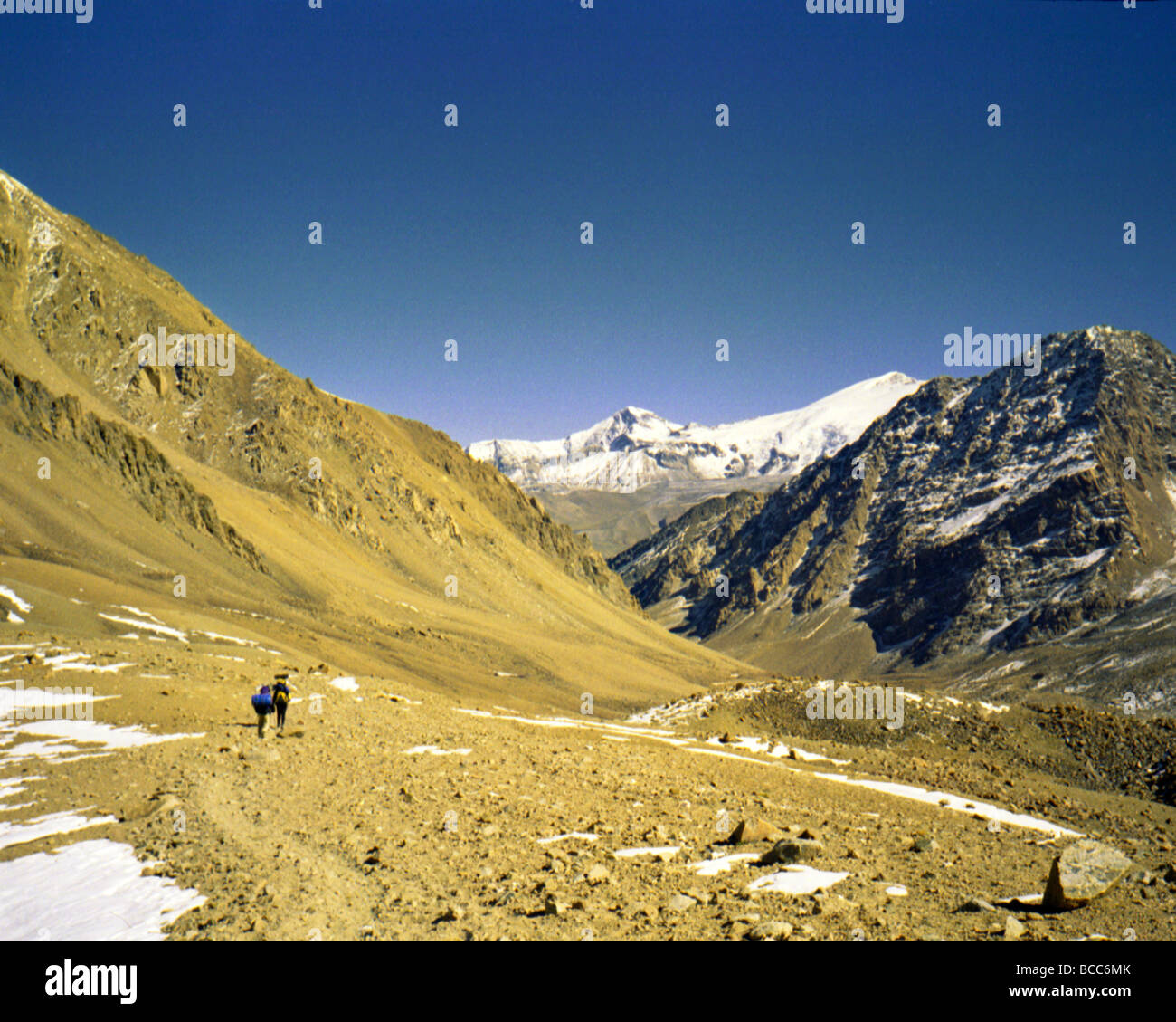 14,000 foot pass in the Andes border between Chile and Argentina Stock ...