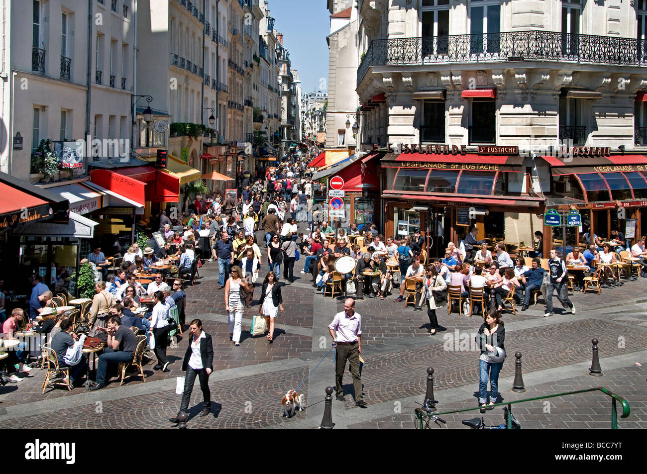 Beaubourg Les Halles Rue Montorgueil Terras Restaurant Paris Forum Rue Rambuteau Stock Photo