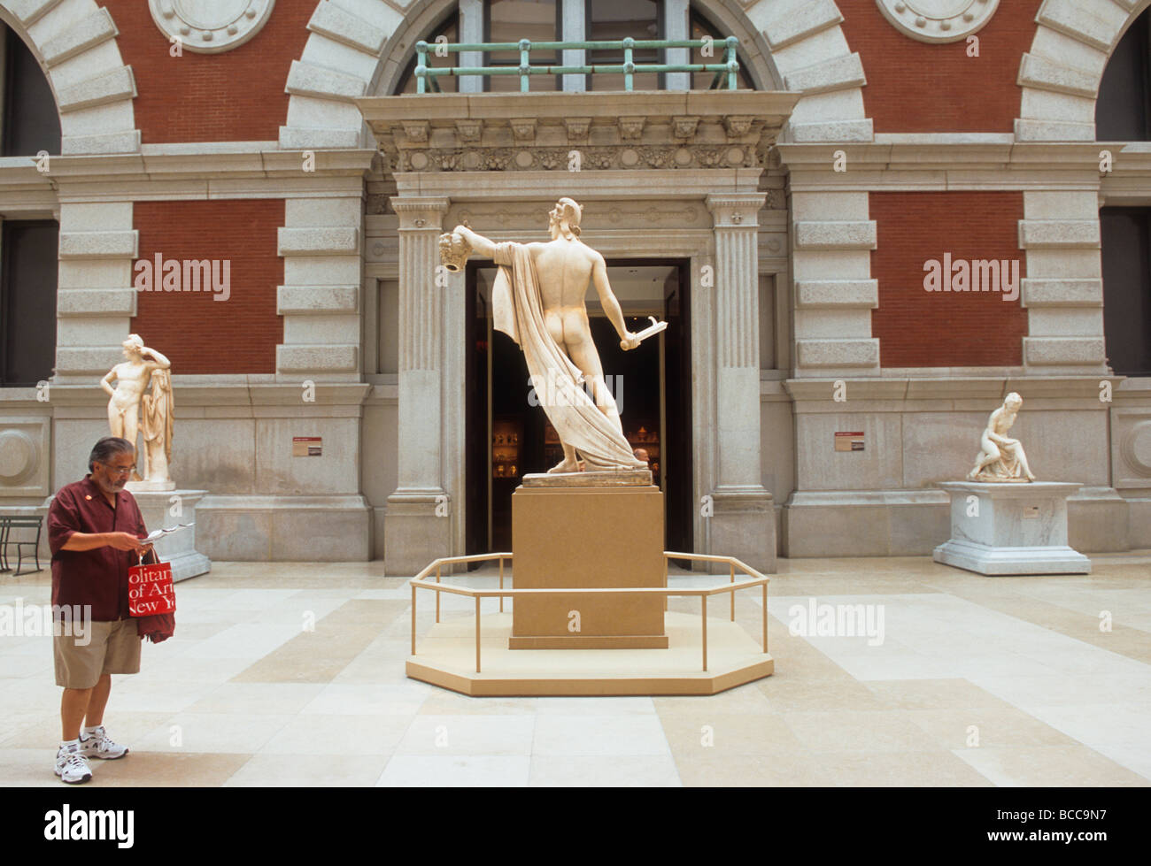 Metropolitan Museum of Art European Sculpture Court, Petrie Court, New York City USA Stock Photo