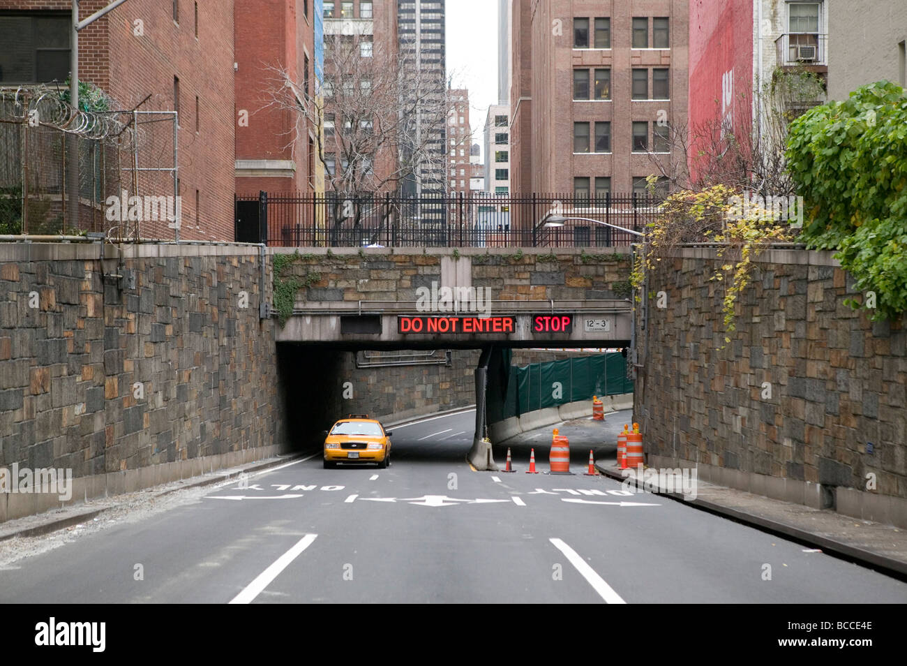Do not enter sign on a bridge tunnel in New York City USA 2006 Stock Photo Alamy