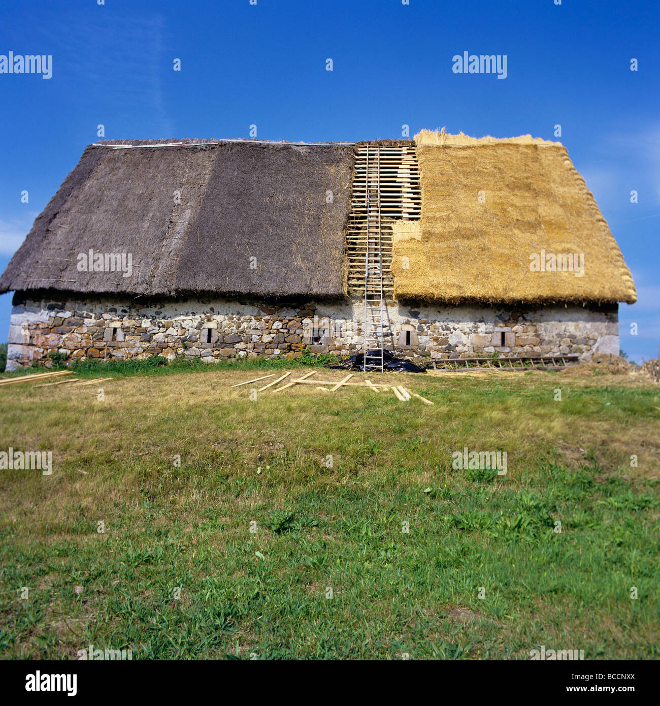 Barn restoration hi-res stock photography and images - Alamy