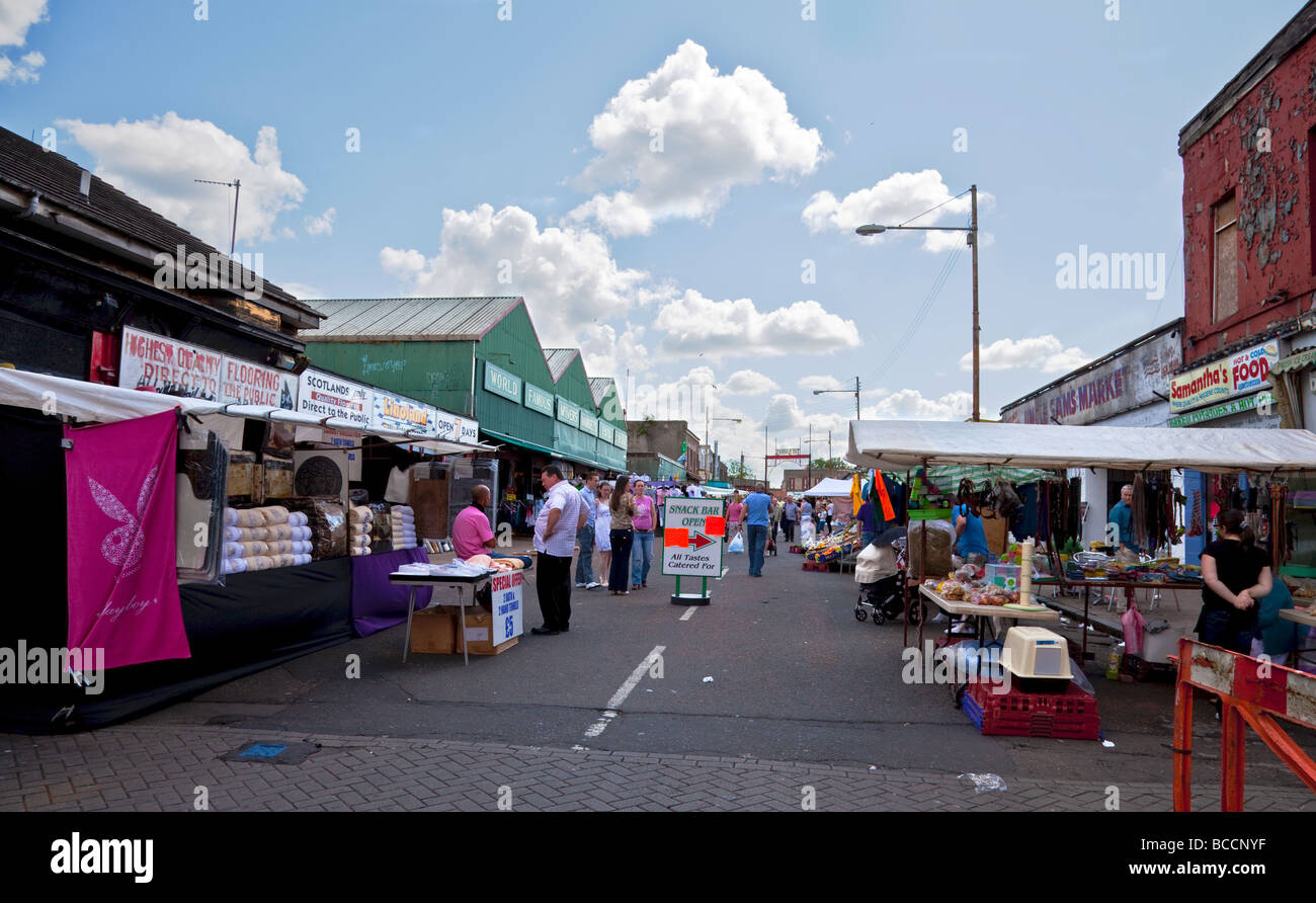 Open air flea market hi-res stock photography and images - Alamy