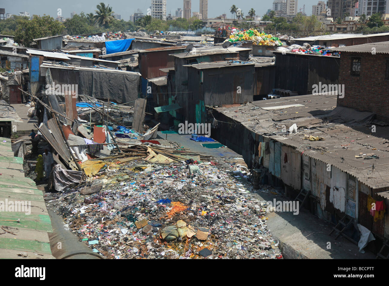 The Ravi Slum The notorious Dharavi slum Stock Photo - Alamy