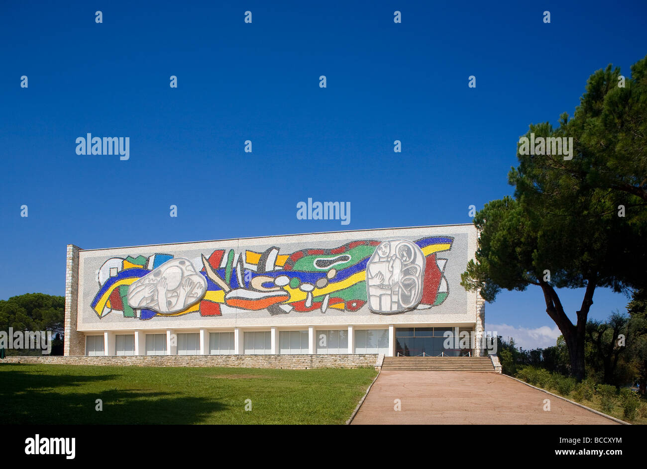 Art by fernand leger hi-res stock photography and images - Page 2 - Alamy