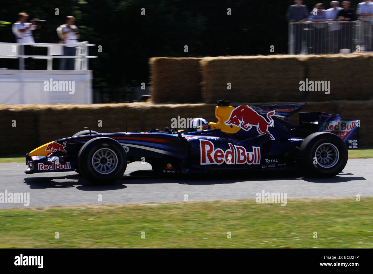 David Coulthard in the Red Bull STR1 at the 2009 goodwood festival of speed Stock Photo