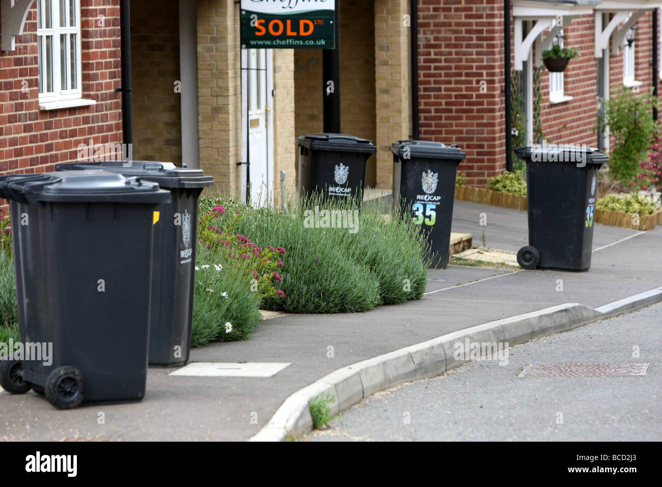 Wheelie recycle garbage bins hi-res stock photography and images - Alamy
