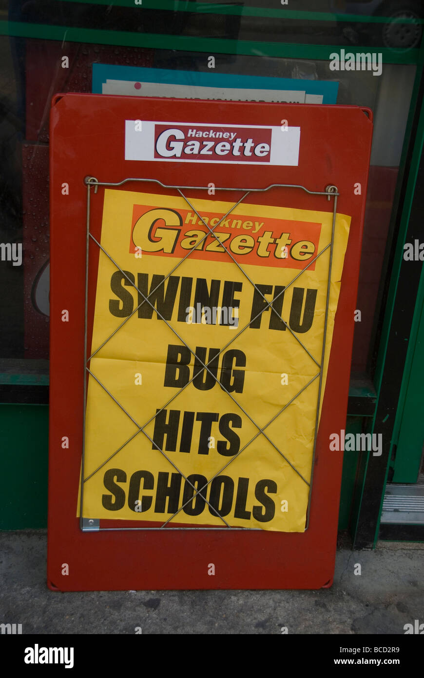Swine Flu in London Newspaper headlines saying Swine flu bug hits schools Stock Photo