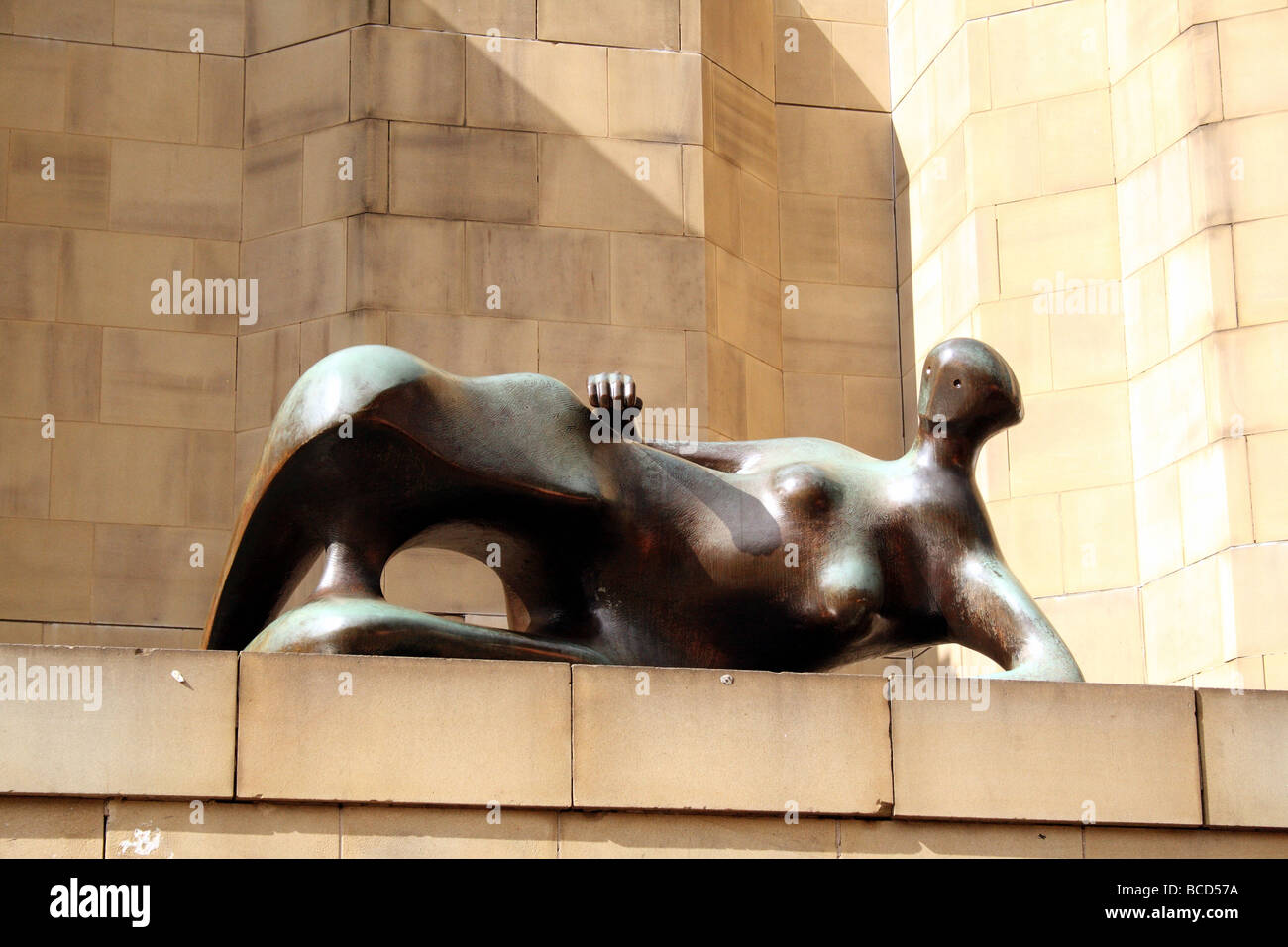 Henry Moore Abstract Bronze sculpture Leeds Yorkshire England UK Stock Photo