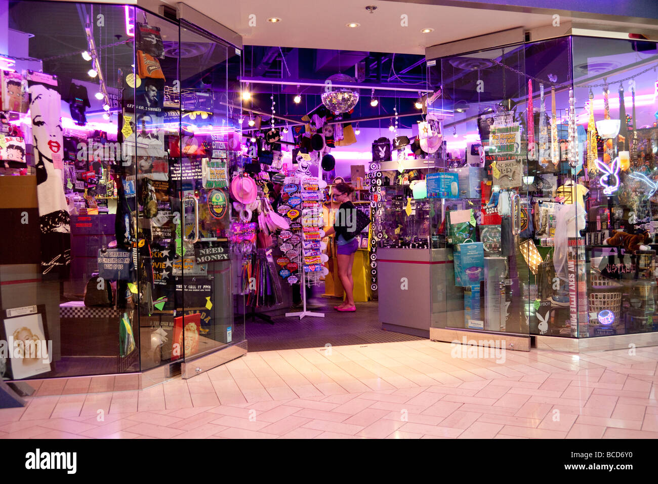 teenege girl in memorabilia shop, Coquitlam Centre Mall, Barnet Highway, Coquitlam, BC, Canada Stock Photo