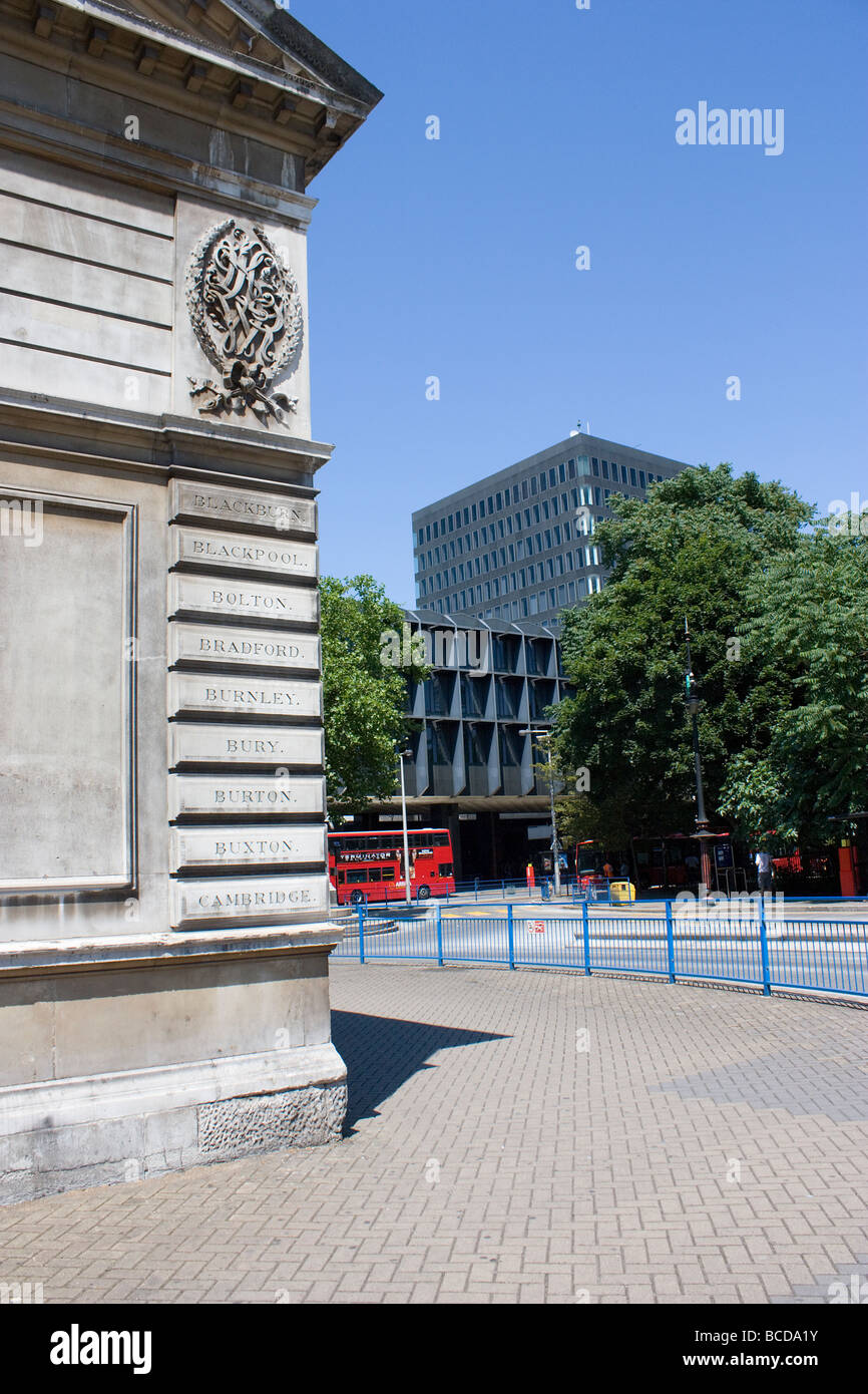 Victorian gatehouse in front of Euston Station London Stock Photo Alamy