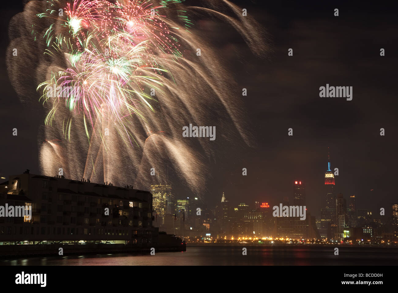 The annual Macy's Fourth of July fireworks extravaganza lights the sky ...