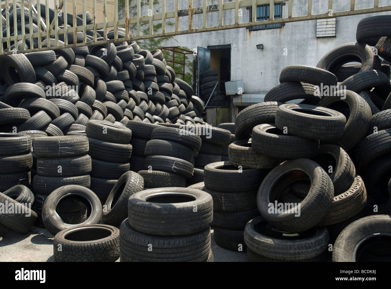 Vulcanized rubber hires stock photography and images Alamy