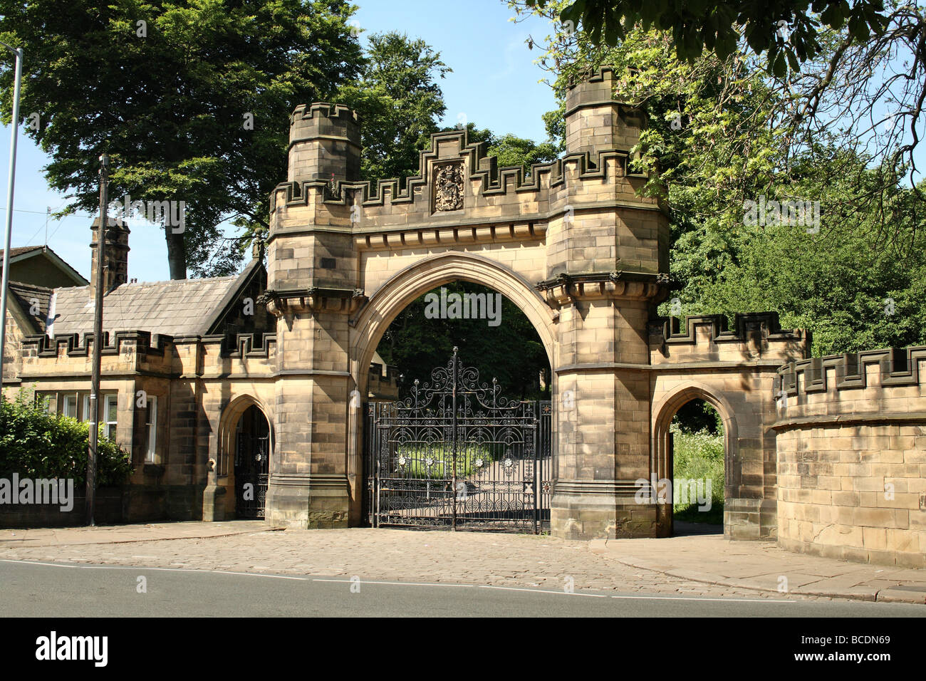Gate and gatehouse at Cliffe Castle Keighley  Bradford Yorkshire Stock Photo