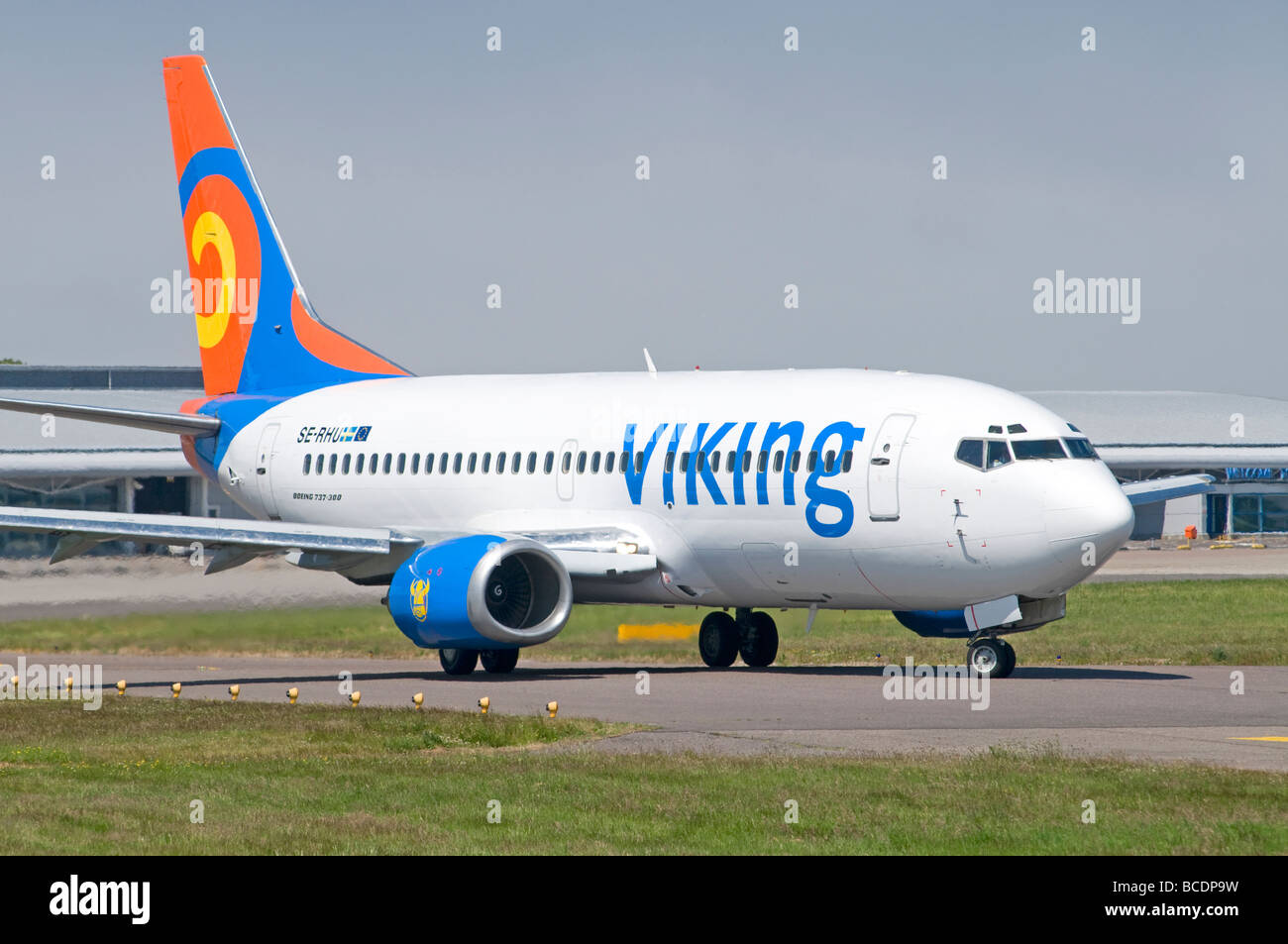 Viking Airlines Boeing 737-36N at Inverness Dalcross Airport Stock Photo