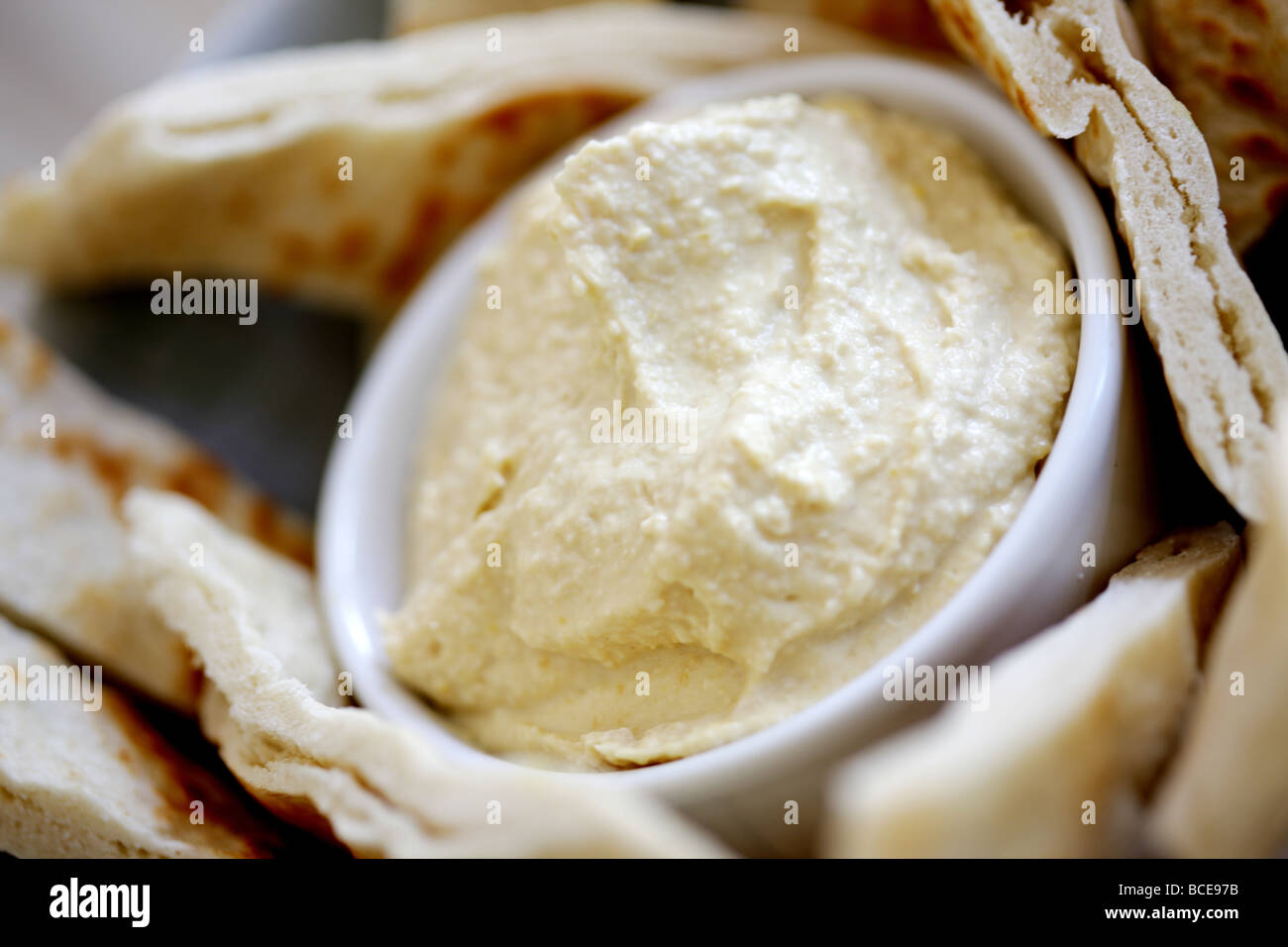 Humous Dip and Pitta Bread Stock Photo - Alamy