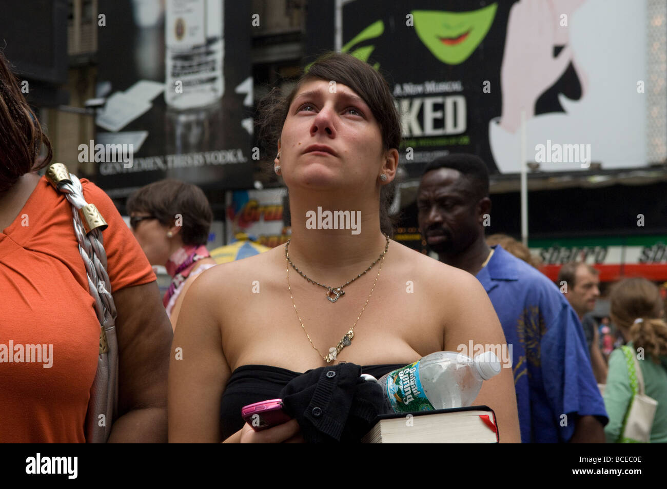 Michael Jackson fans bid farewell to the King of Pop in Times Square in New York Stock Photo