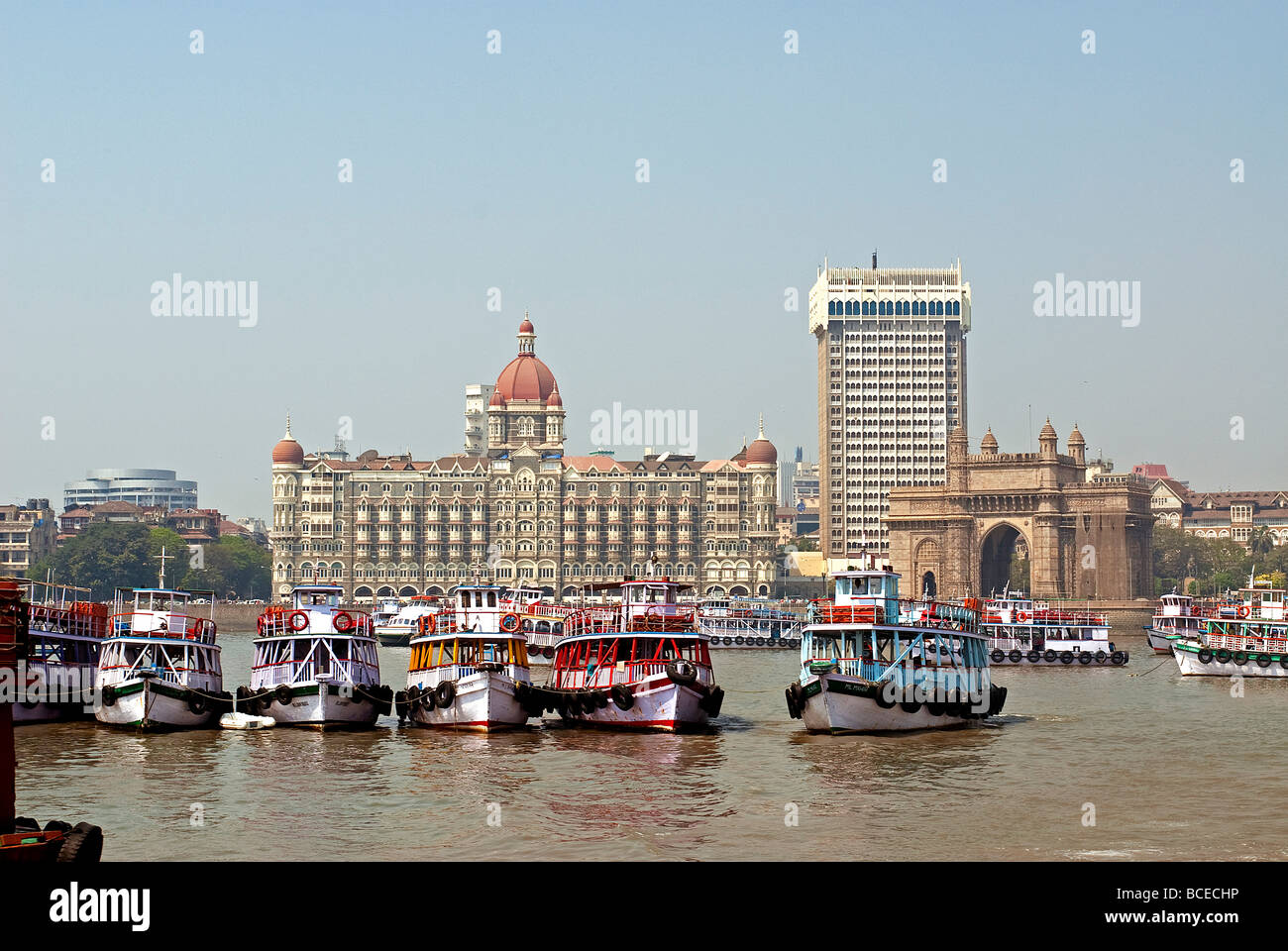 India, Mumbai, Bombay, India Gate. Bombay harbour looking towards India Gate and the Taj Mahal Hotel. Stock Photo