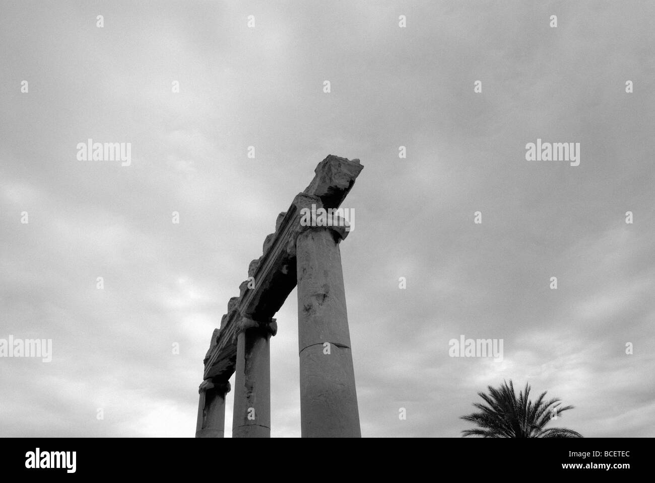 ANCIENT COLUMNS IN ATHENS Stock Photo - Alamy