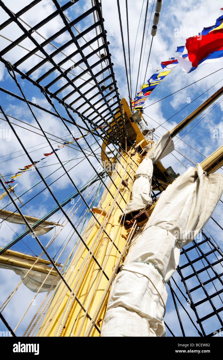 Looking up a tall ship mast Stock Photo - Alamy