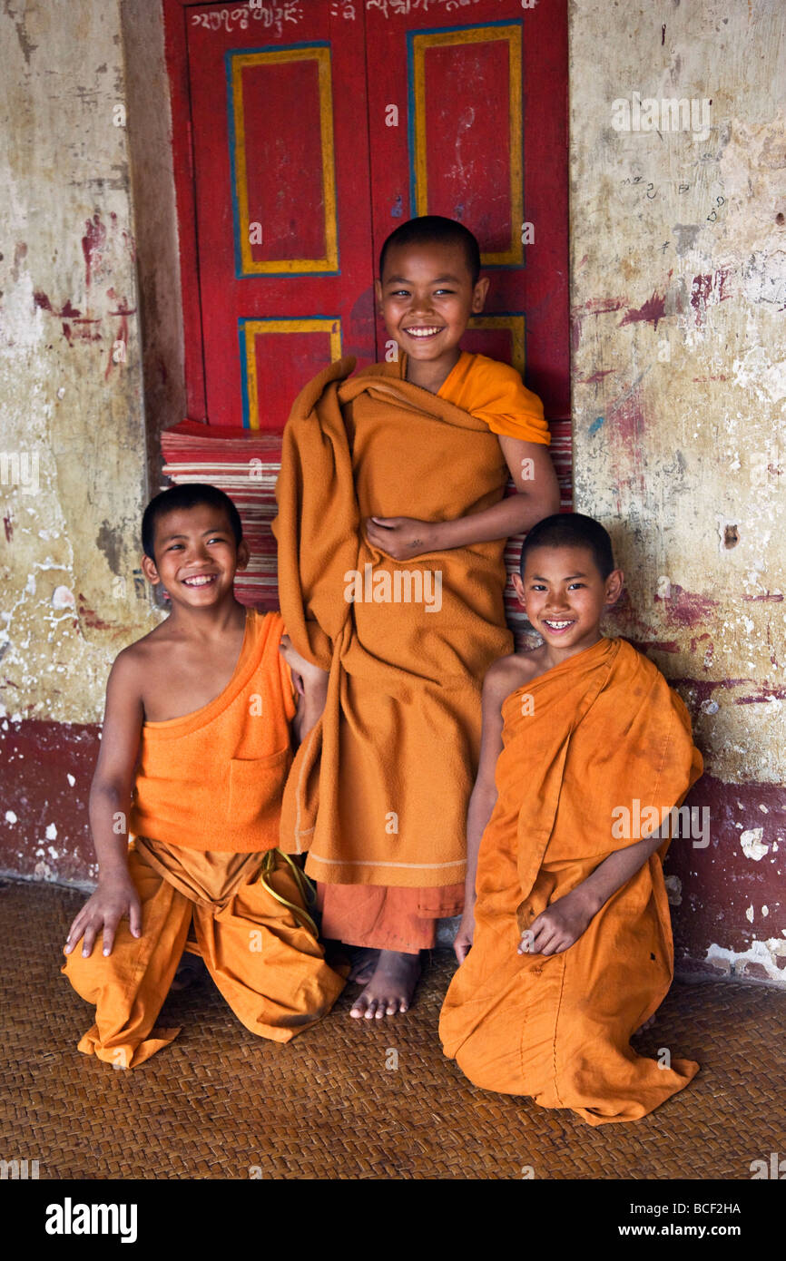Myanmar, Burma, Ban-lo. A group of happy young novice monks at the monastery in Ban-lo, a Shan village outside Kengtung. Stock Photo