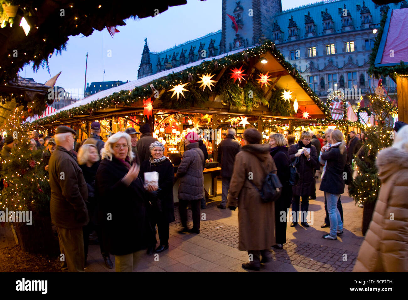Hamburg rathaus christmas market kamera