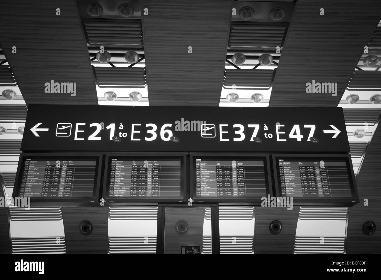 Airport paris charles de gaulle Black and White Stock Photos & Images