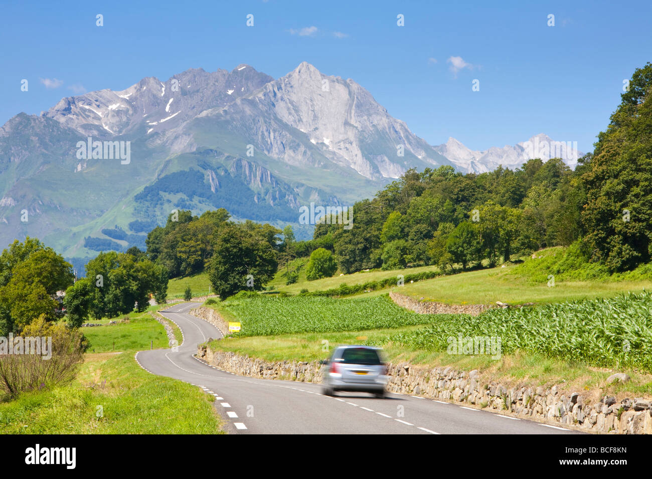 Road, Grange sous la neige, Midi-Pyrenees, France Stock Photo