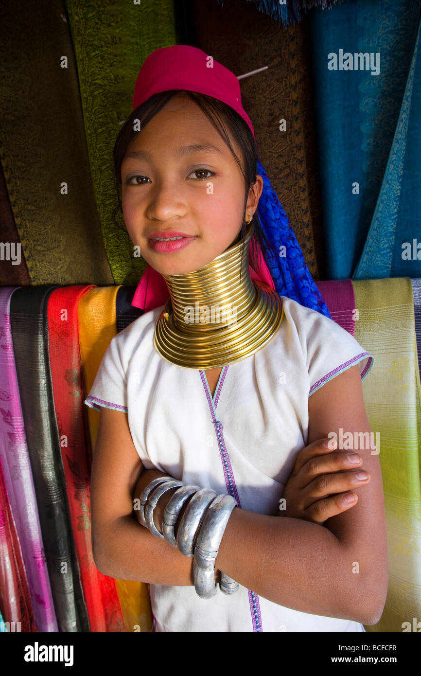 Thailand, Golden Triangle, Chiang Rai, Long Neck Karen Hilltribe, Long