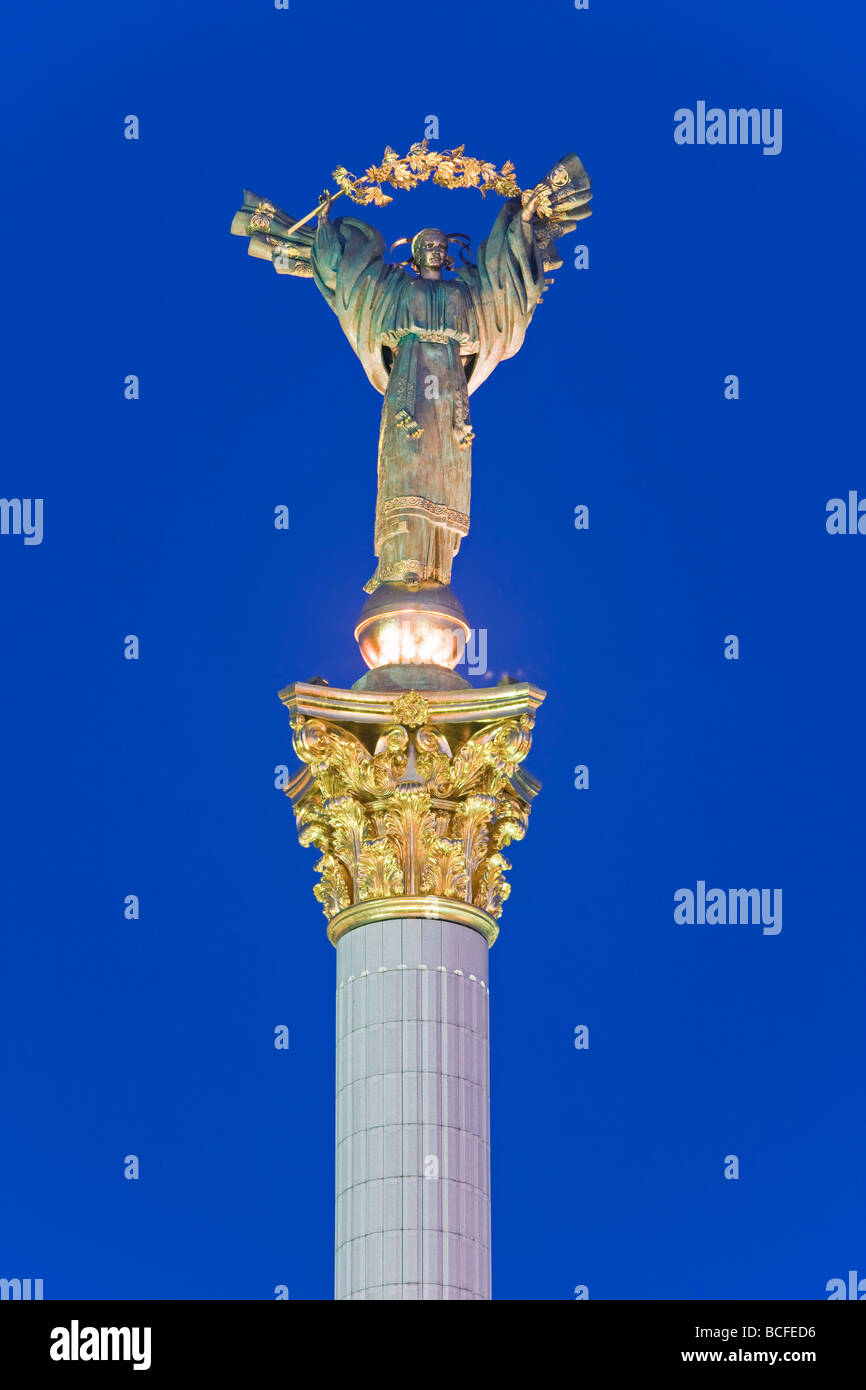 Maidan Maydan Nezalezhnosti statue, Independence Square, Kiev, Ukraine