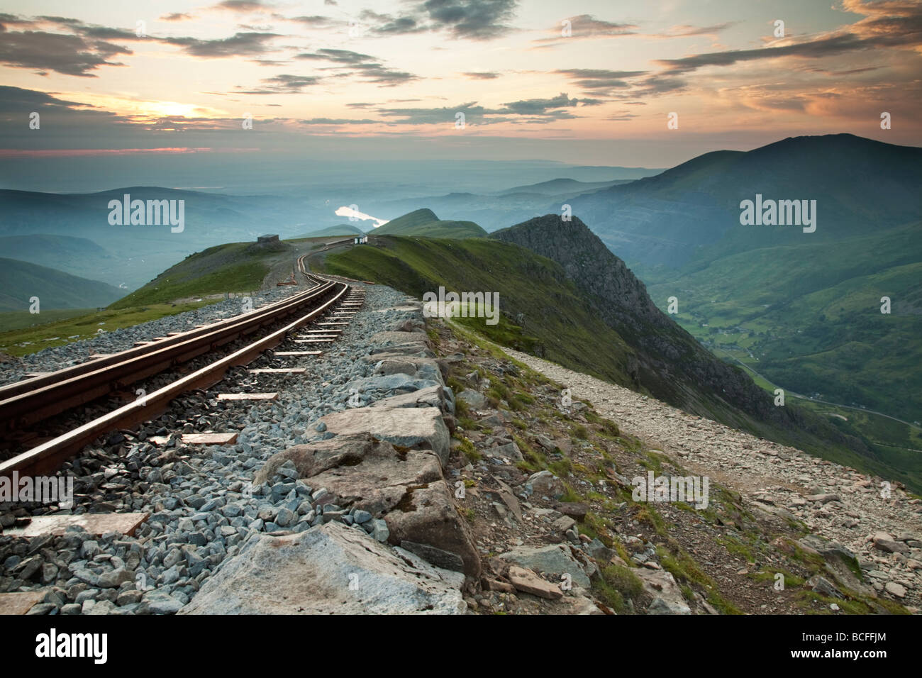 Looking down the Snowdon Mountain railway line towards Clogwyn Station and Llanberis valley from the slopes on Snowdon, Snowdoni Stock Photo