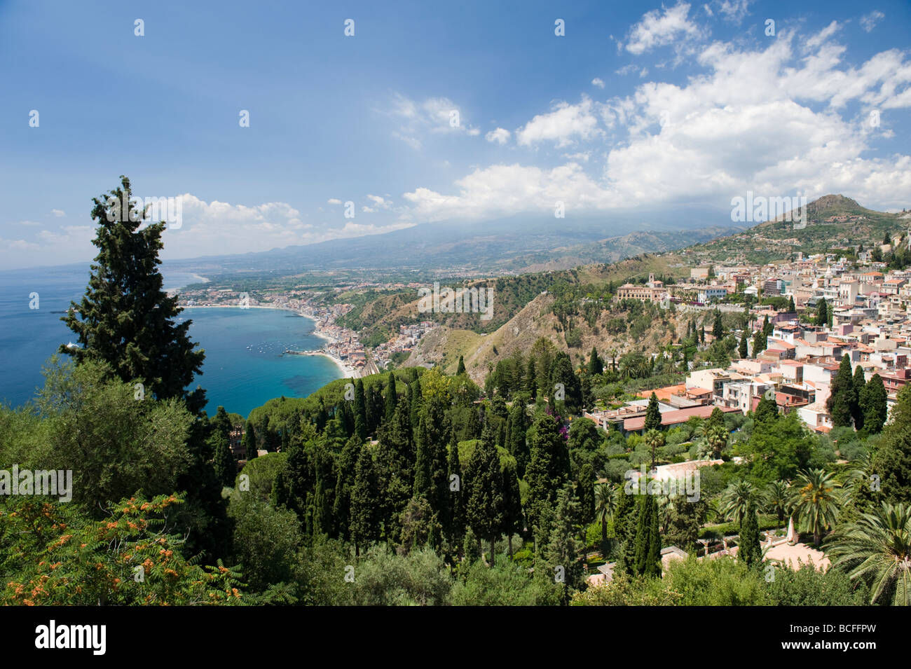 Homes on the hillside of Taormina, Sicily Stock Photo - Alamy