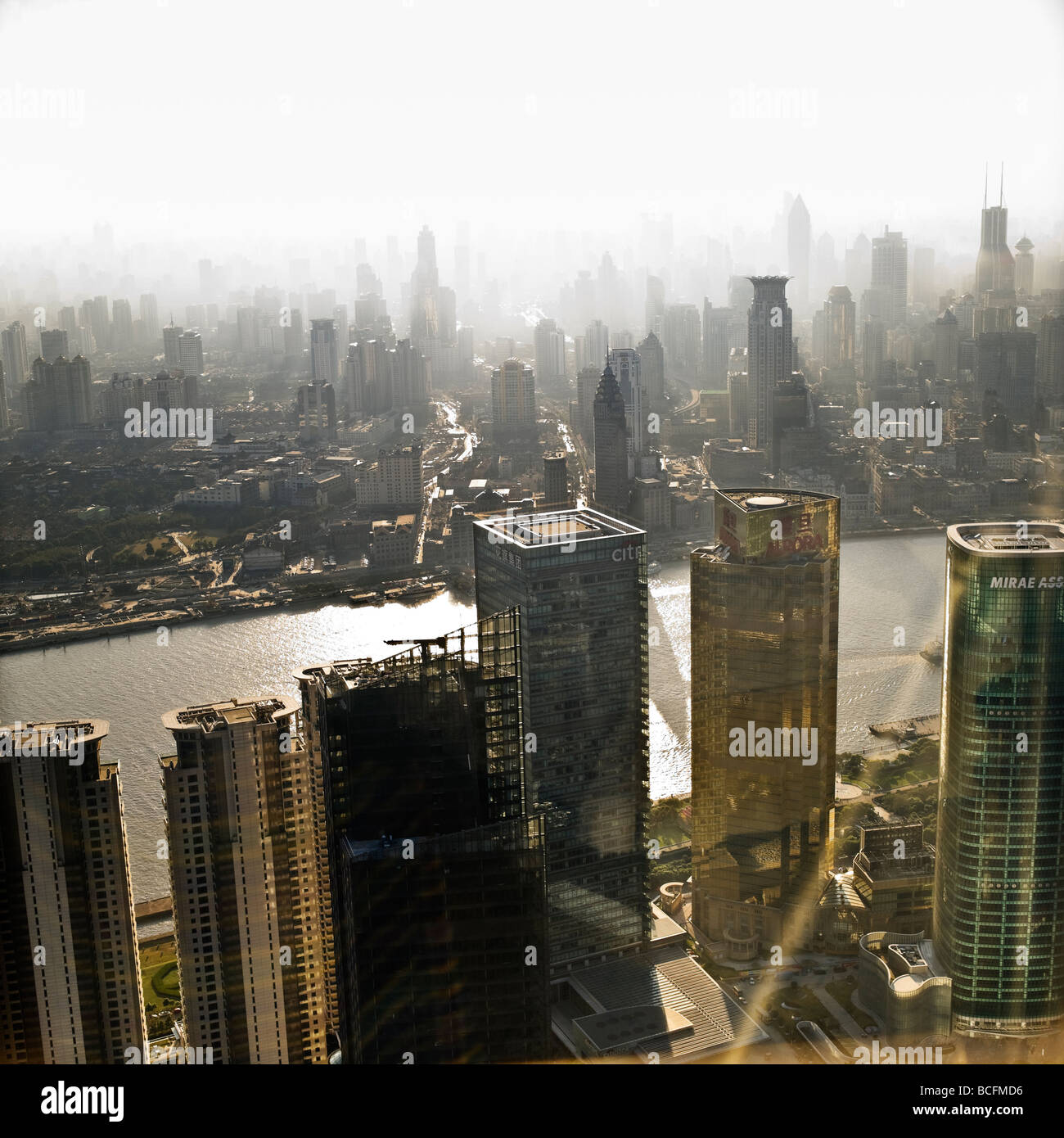 Shanghai skyscrapers across huangpu river hi-res stock photography and ...